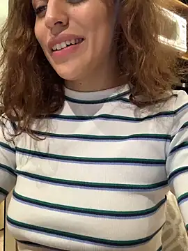 Snapshot of Katee_Jones chatting on 01-29-25, 11:46 Katee Jones online show from 01-29-25, 11:46