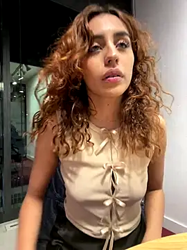 Katee Jones online show from 12-22-25, 11:49