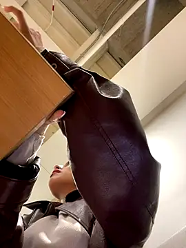 Katee Jones online show from 11-13-25, 10:46