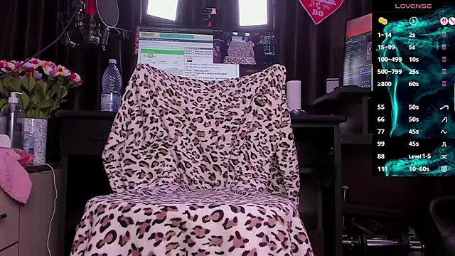 Raissa sky26 online show from 10-20-25, 02:35