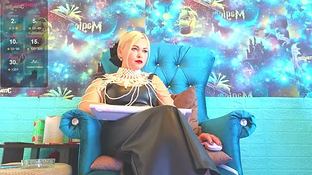 Snapshot of Snow_Goddess chatting on 10-12-25, 03:41 Snow Goddess online show from 10-12-25, 03:41