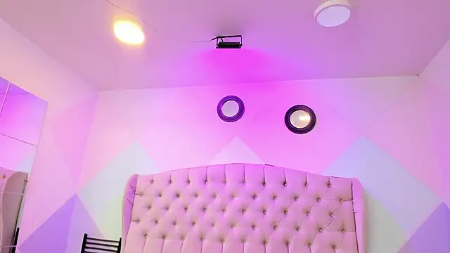 BritneyCollins online show from 02-13-26, 12:05