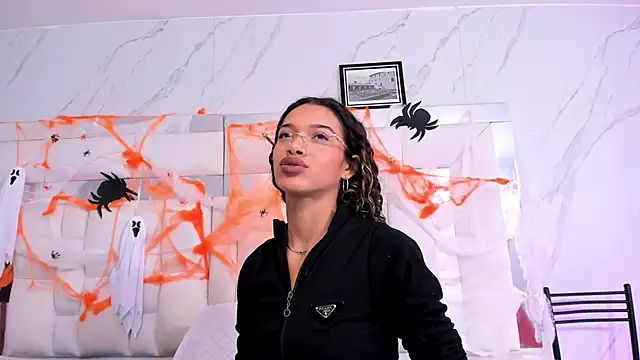 BritneyCollins online show from 10-08-25, 11:45