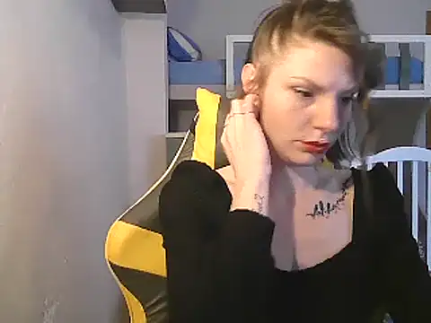 Feli blue online show from 02-18-25, 12:06