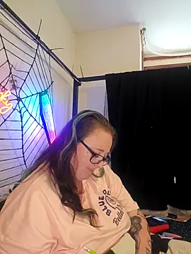 Bunny Cummings online show from 09-27-25, 04:24