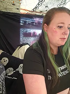 Bunny Cummings online show from 11-26-25, 01:11