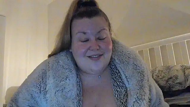 Busty-BBW-Emilie online show from 03-03-25, 02:33