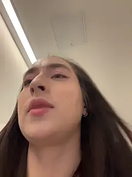 Holly Play online show from 02-12-26, 09:09