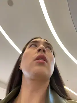 Holly Play online show from 03-21-26, 11:58