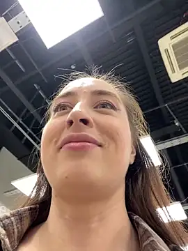 Holly Play online show from 09-12-25, 09:09