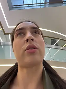 Holly Play online show from 11-06-25, 09:13