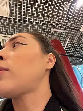 Holly Play online show from 10-12-25, 10:38