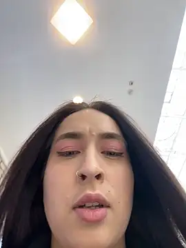 Holly Play online show from 03-11-26, 11:59