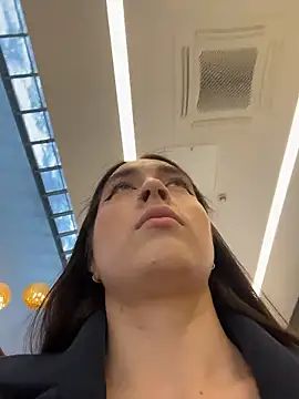 Holly Play online show from 01-17-26, 12:20