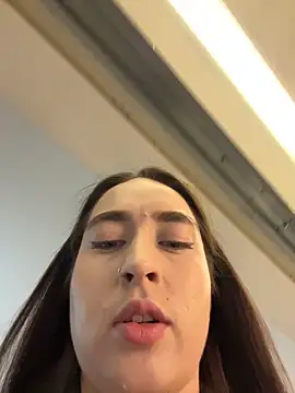 Holly Play online show from 03-31-26, 09:00