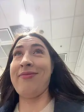 Holly Play online show from 03-21-25, 09:01