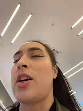 Holly Play online show from 10-10-25, 10:16