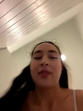 Holly Play online show from 09-28-25, 10:11