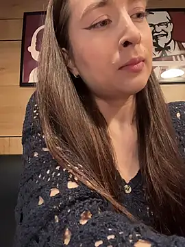 Holly Play online show from 05-30-26, 09:59