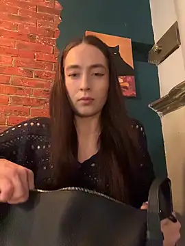 Holly Play online show from 05-09-26, 09:01