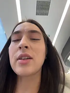 Holly Play online show from 02-20-26, 12:07