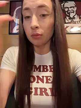 Holly Play online show from 05-20-26, 11:07