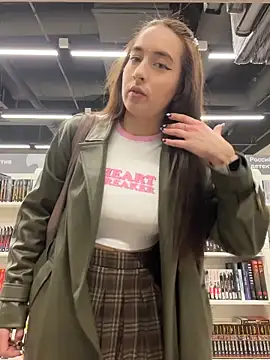 Holly Play online show from 11-04-25, 09:13