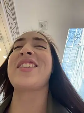 Holly Play online show from 10-19-25, 10:07