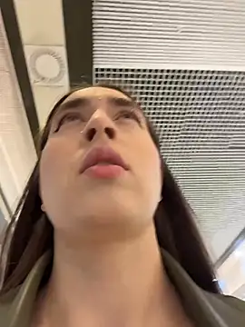 Holly Play online show from 04-14-26, 11:59