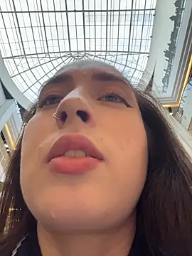 Holly Play online show from 10-20-25, 01:11