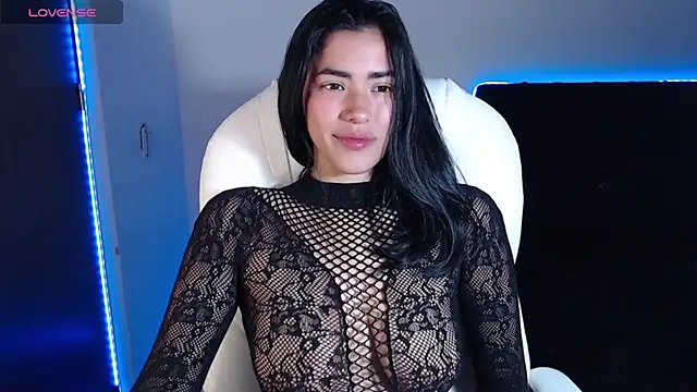Snapshot of LESLIEBLACK_ chatting on 03-04-25, 11:43 LESLIEBLACK online show from 03-04-25, 11:43