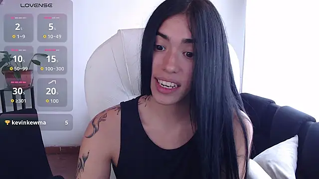 Snapshot of LESLIEBLACK_ chatting on 08-05-26, 06:13 LESLIEBLACK online show from 08-05-26, 06:13