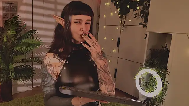 MichaellaMoon online show from 01-15-26, 04:43