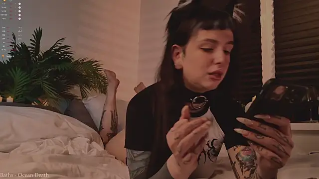 MichaellaMoon online show from 10-30-25, 05:21