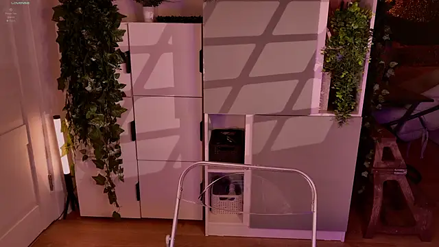 MichaellaMoon online show from 04-07-26, 06:21