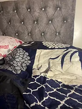 Iris lee online show from 03-17-25, 07:26