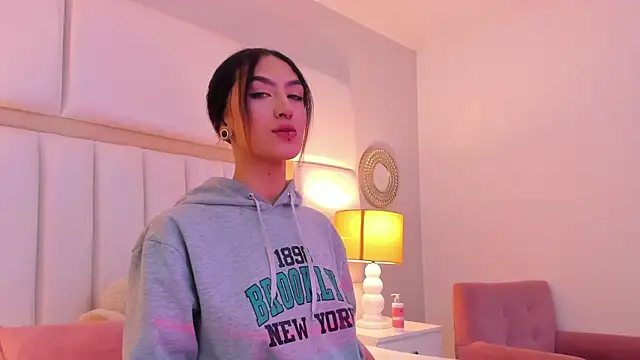 EllaBennet online show from 03-15-25, 11:40