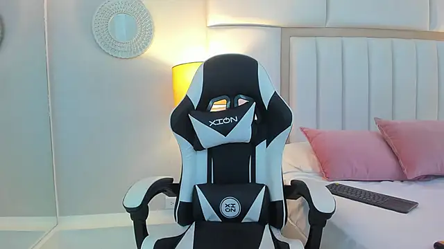 EllaBennet online show from 02-20-25, 04:50