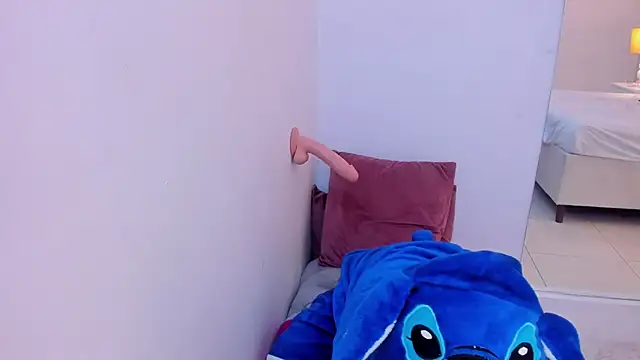 EllaBennet online show from 01-31-25, 08:32