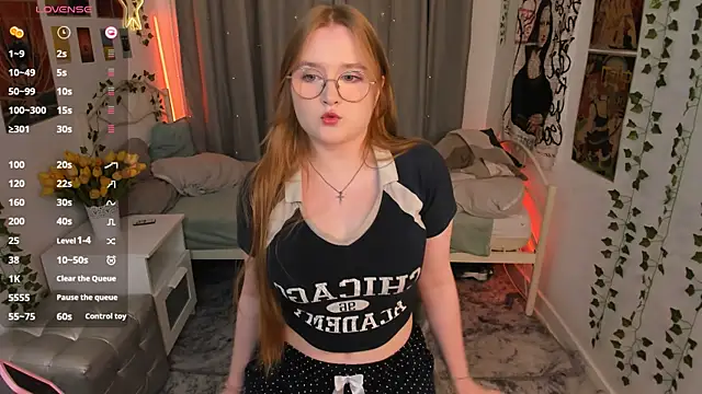 bonnie wright online show from 09-20-25, 09:09