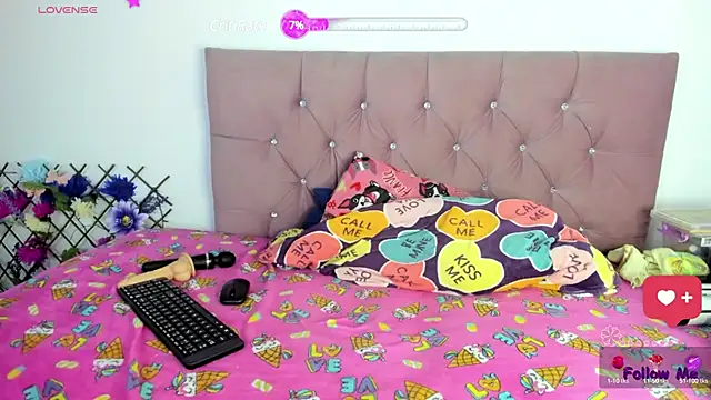 Snapshot of nicol_jone1 chatting on 03-11-25, 11:26 nicol jone1 online show from 03-11-25, 11:26