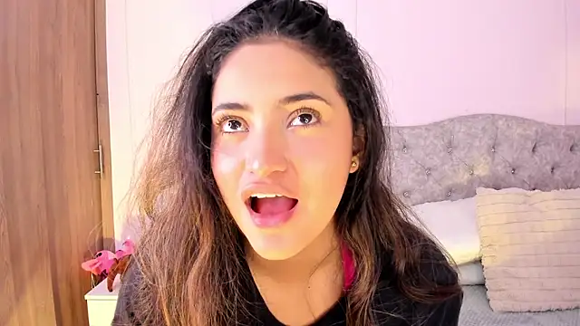 Isa squirt1 online show from 12-05-25, 03:49