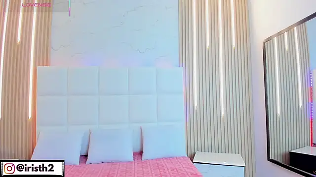 Iris Thompson  online show from 10-08-25, 04:47