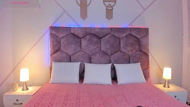 Iris Thompson  online show from 11-15-25, 12:14