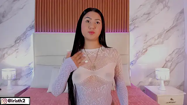 Iris Thompson  online show from 04-12-26, 10:24