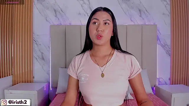 Iris Thompson  online show from 01-08-26, 04:29