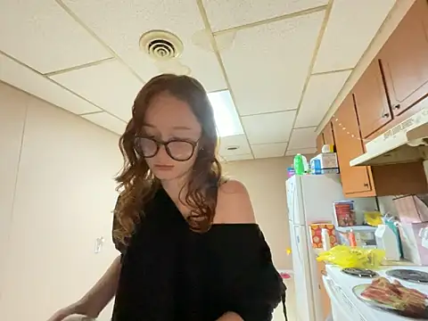 gingerbabe18 online show from 05-10-26, 01:09
