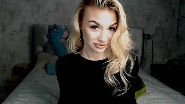 Ella Milla online show from 04-16-26, 01:56