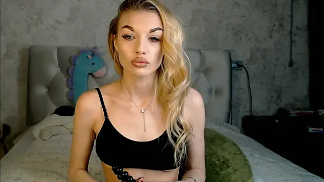 Ella Milla online show from 02-23-26, 01:44