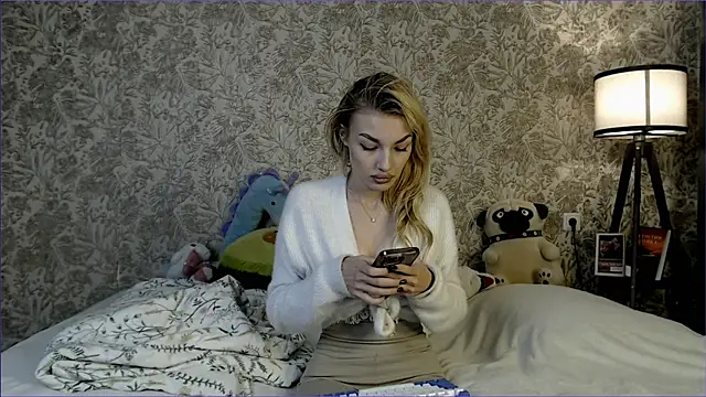 Ella Milla online show from 09-27-25, 12:22